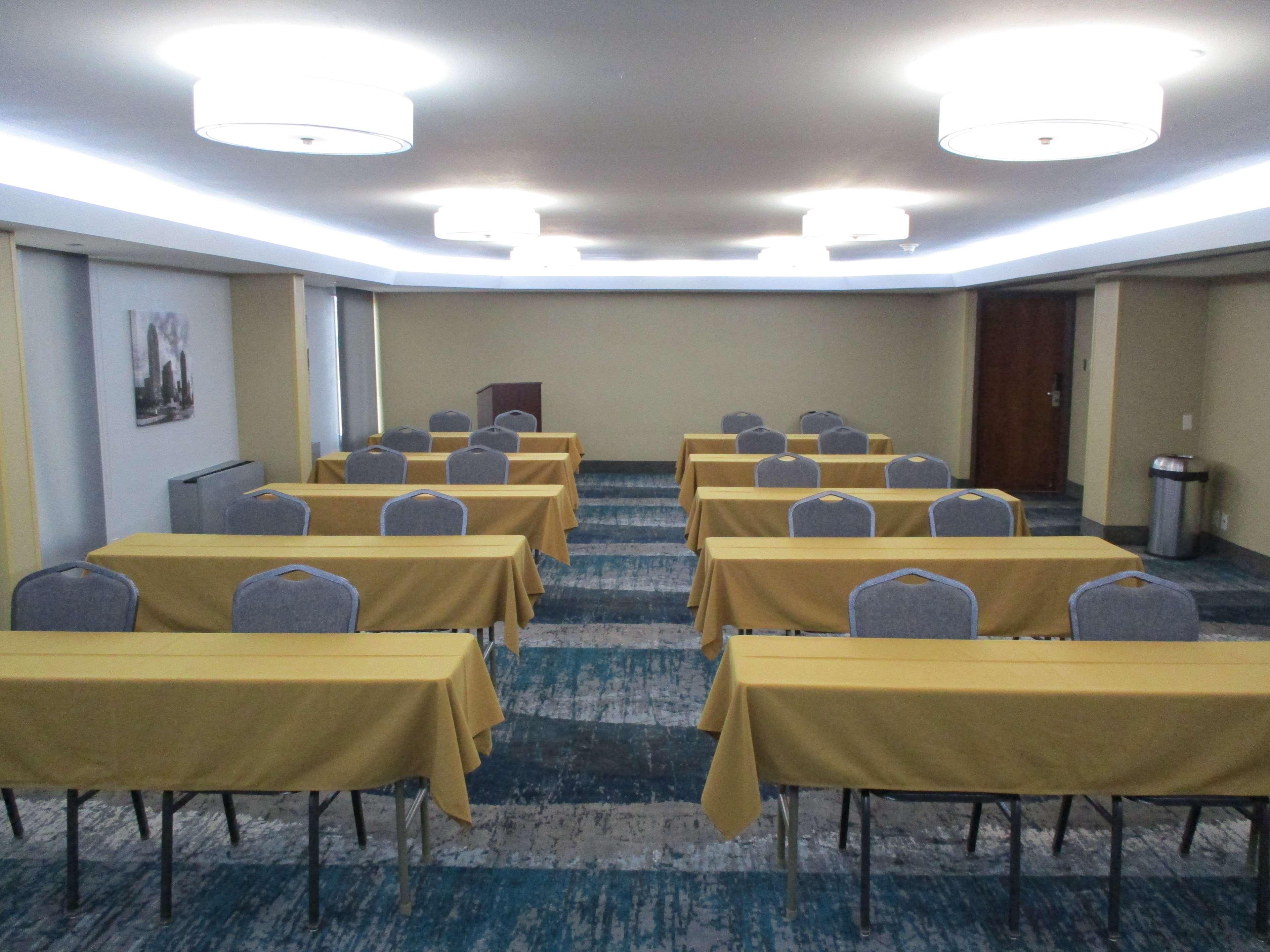 Best Western Plus Lake Jackson Inn & Suites Esterno foto