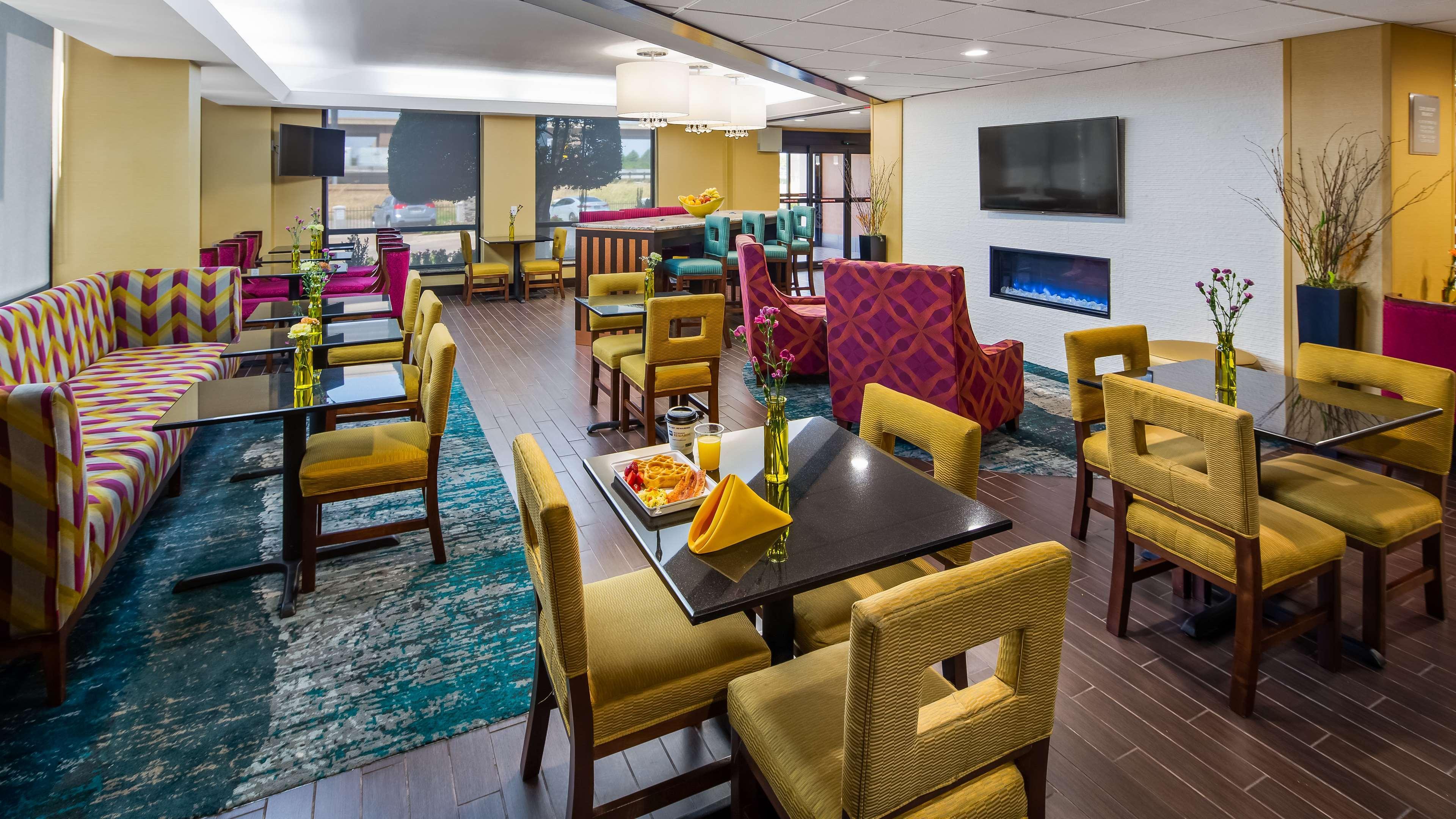 Best Western Plus Lake Jackson Inn & Suites Esterno foto