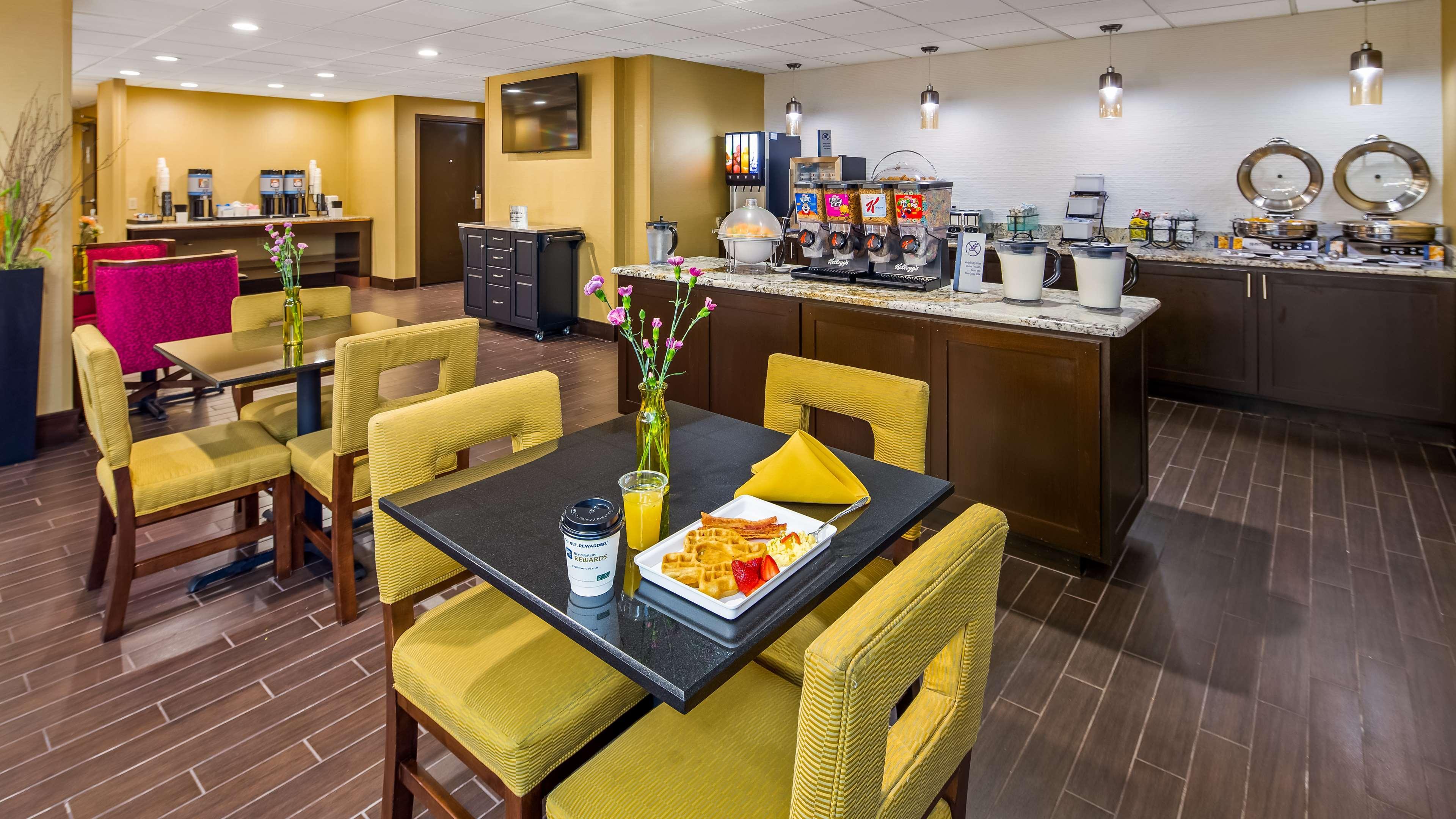 Best Western Plus Lake Jackson Inn & Suites Esterno foto