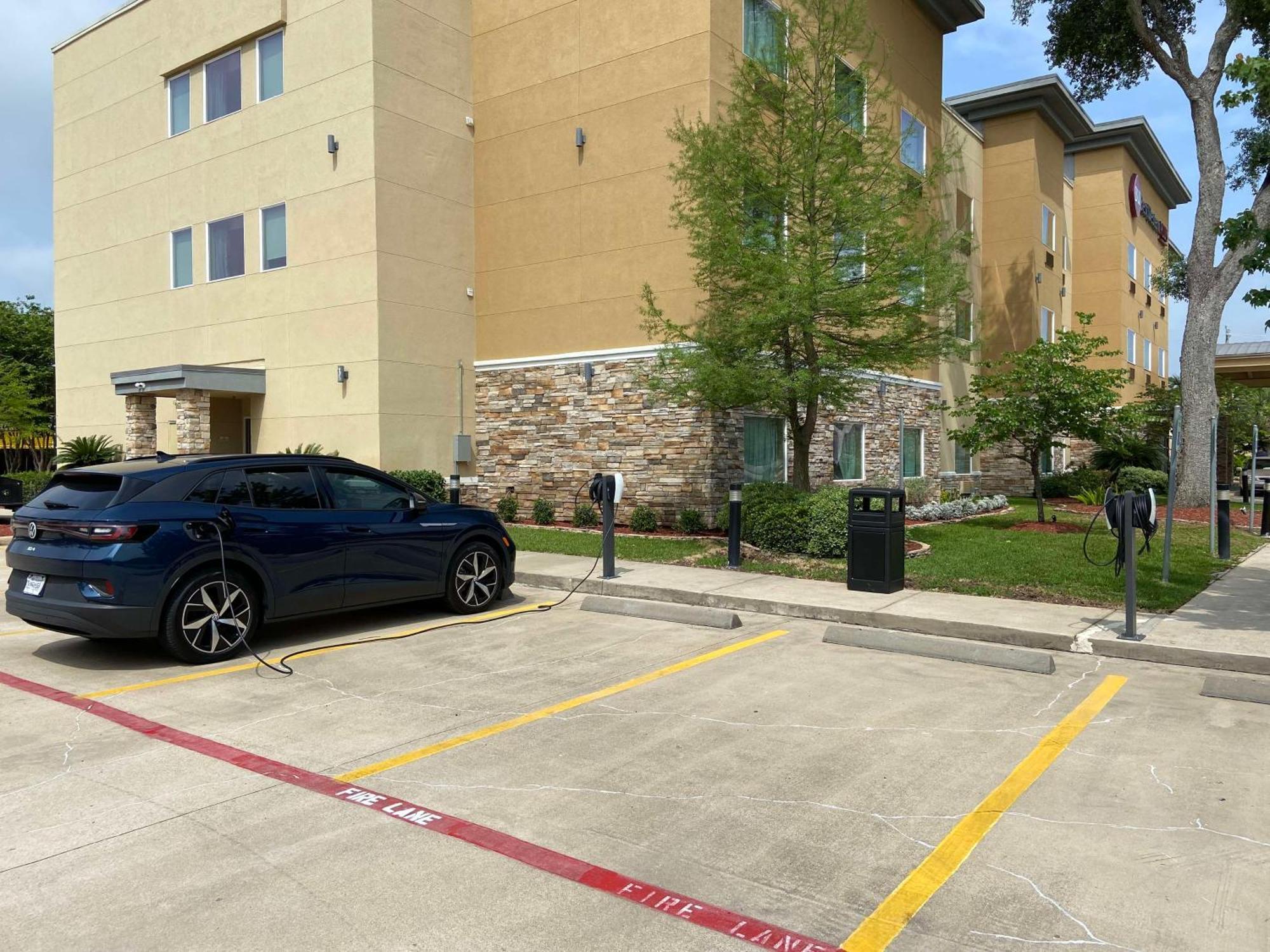 Best Western Plus Lake Jackson Inn & Suites Esterno foto