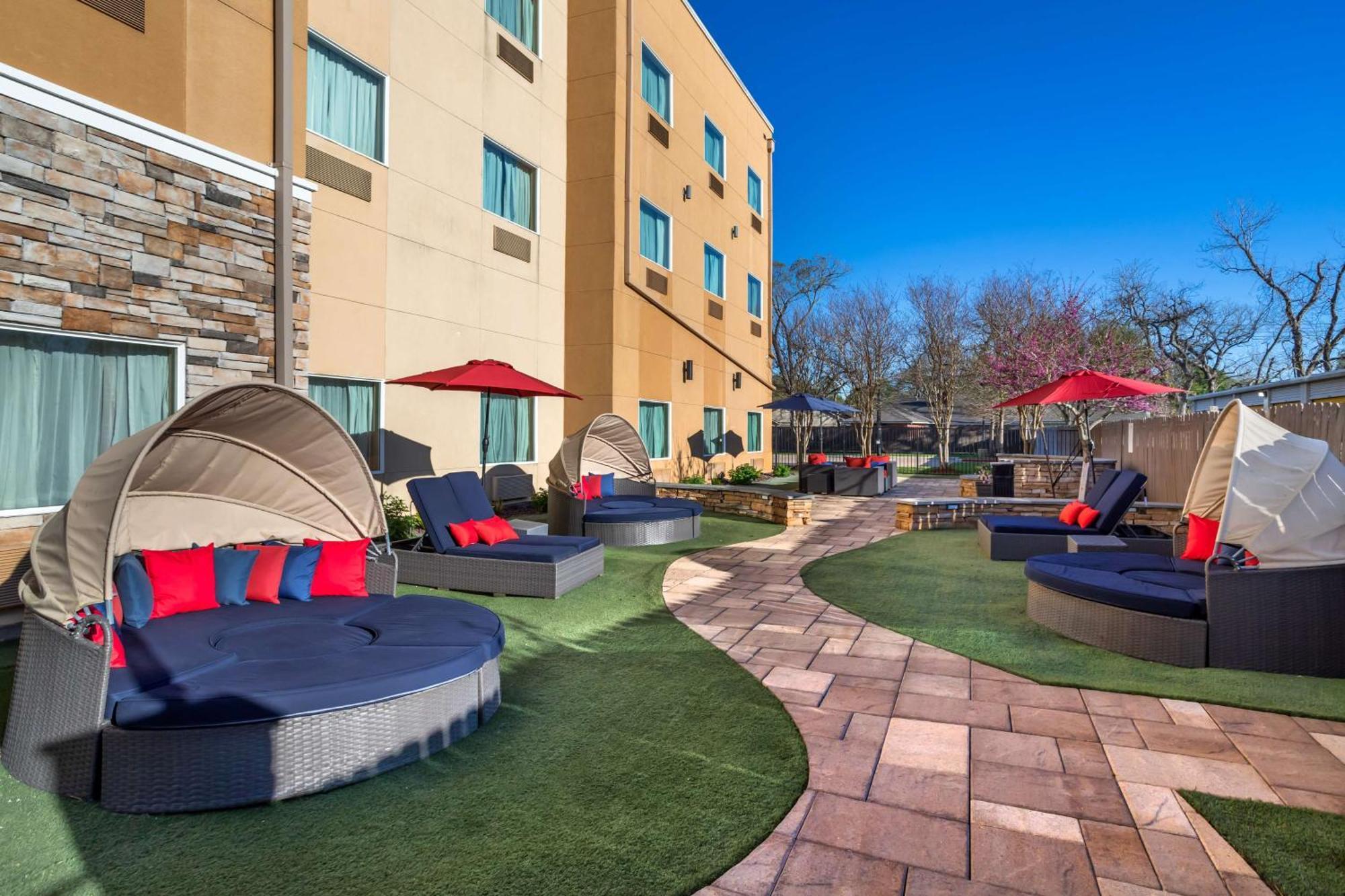Best Western Plus Lake Jackson Inn & Suites Esterno foto